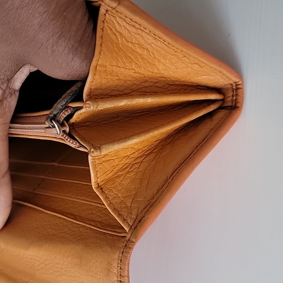 Gucci Soho Tangerine Long Wallet - Picture 8 of 12